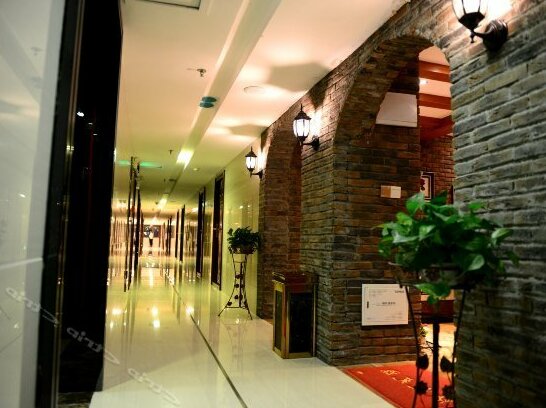 Fantasy Town Theme Hotel - Photo2