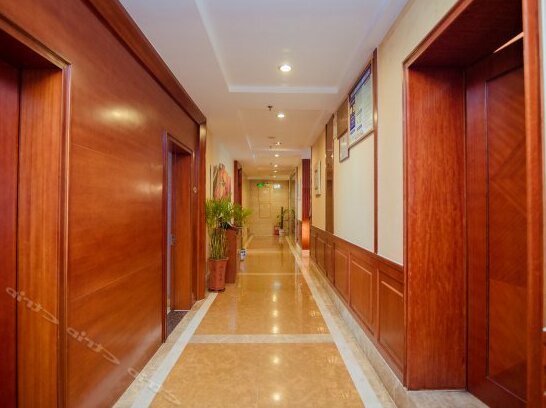 Chonghua Business Hotel - Photo4