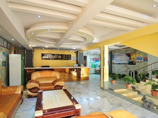 V8 Theme Hotel Xiuying - Photo3