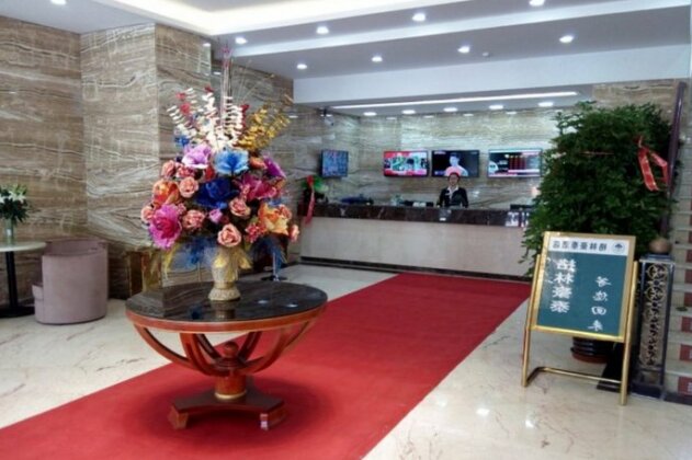 GreenTree QingHai Geermu BayiM Road Business Hotel - Photo2