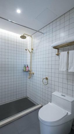 Floral Hotel Falan Small Town - Photo2