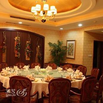 Sunny Castle Hotel - Photo2