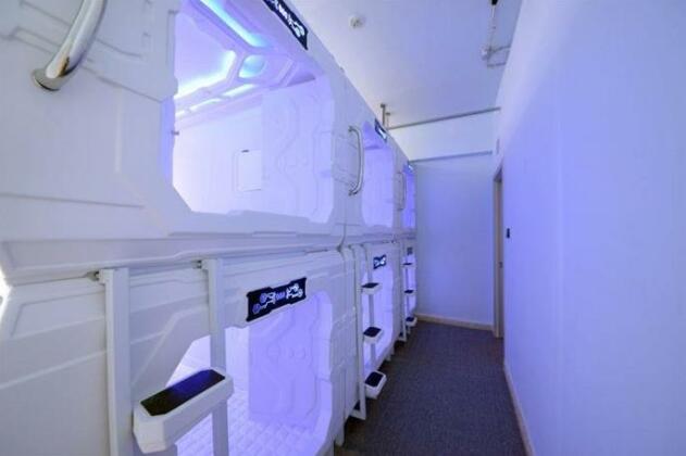 1deg Capsule Hostel - Photo3