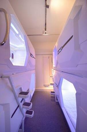 1deg Capsule Hostel - Photo4