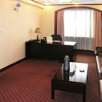 Commercial University Hotel - Photo2