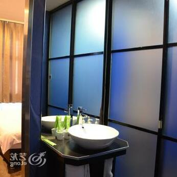 Zhuoyue Express Hotel Chain Haerbin Hayao Road - Photo2