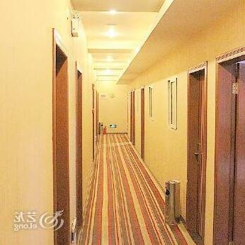 Huaye Business Hotel - Photo2