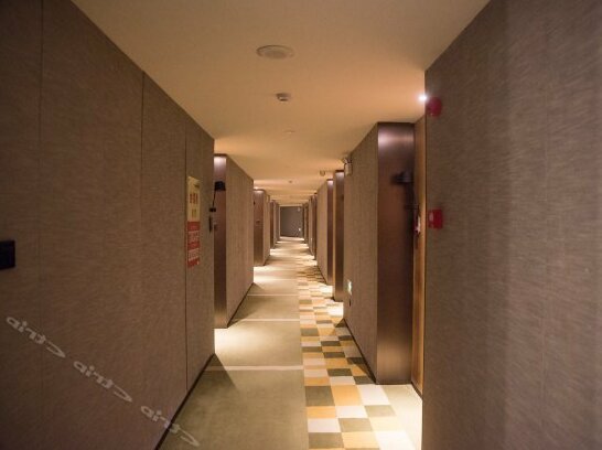 Yilin International Hotel - Photo2