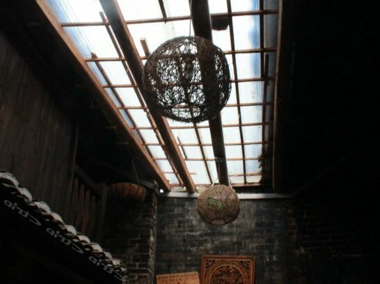 Yinian Yimeng Hostel - Photo4