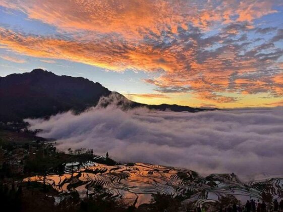Beyond The Cloud - Photo3