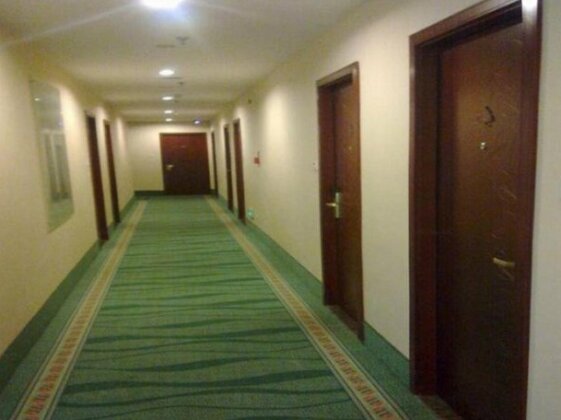 GreenTree Inn Jiangsu Huaian XuYi Bus Station Business Hotel - Photo4