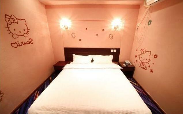 Waltz Hotel - Photo2