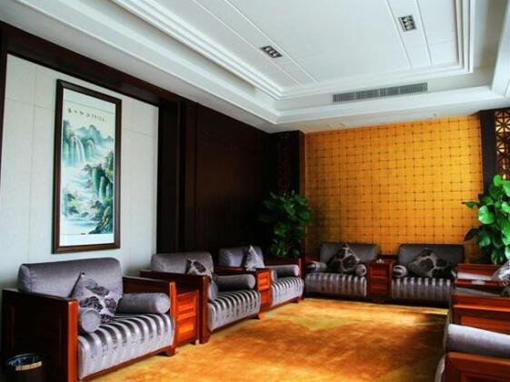 Huangmei Royal Hotel - Photo2