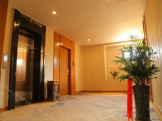 Binjiang Fashion Theme Hotel Huangshan Tunxi Old Street - Photo2