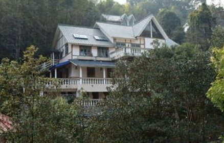 Yaming Lake Holiday Resort
