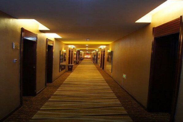Longhua Hotel Yakeshi - Photo3