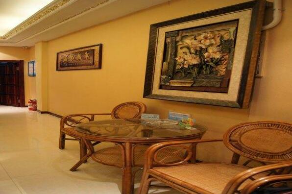 Longhua Hotel Yakeshi - Photo5