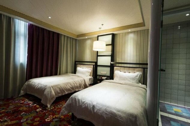 Friday Holiday Hotel - Photo2