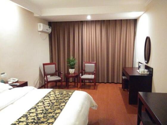 GreenTree Inn HeNan QinYang Middle HuaiFu Road Express Hotel - Photo2
