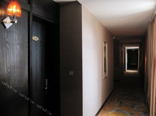 Green City Hotel - Photo2