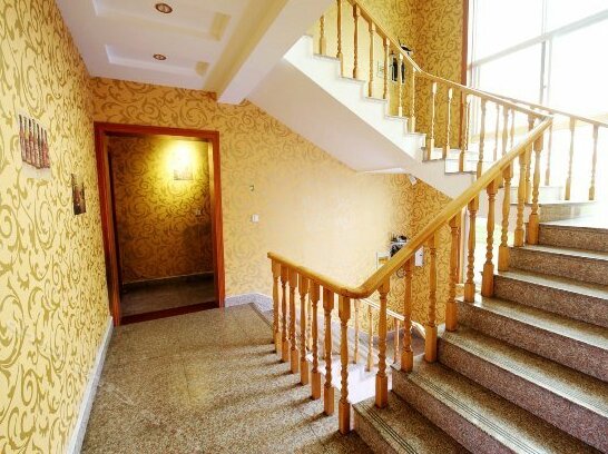 Time Theme Inn - Photo2