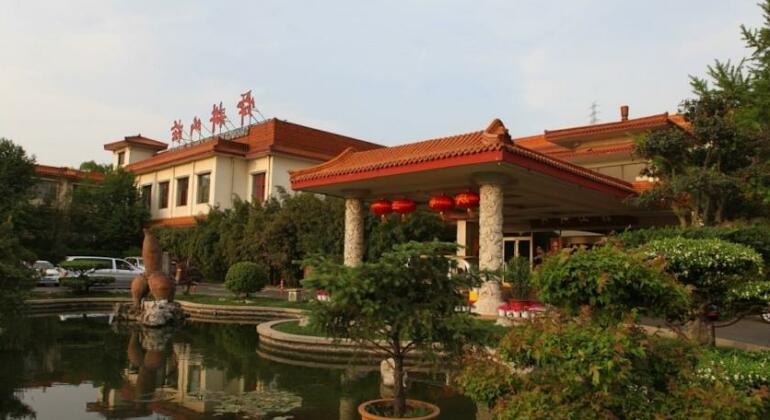 Jinan Shungeng Hillview Hotel
