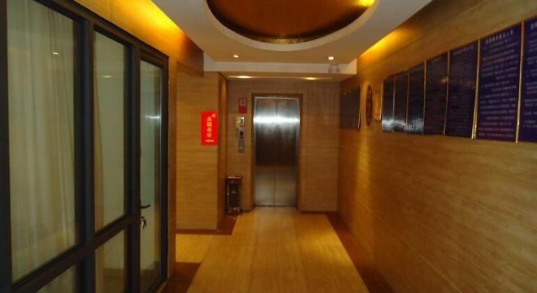 Jinan Xuefu Zhongtian Business Hotel - Photo2