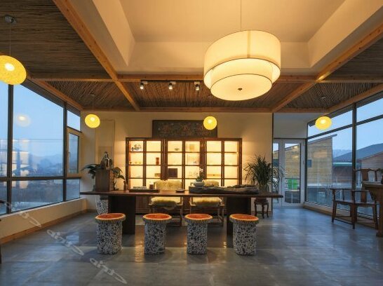 Qishe Hostel - Photo2