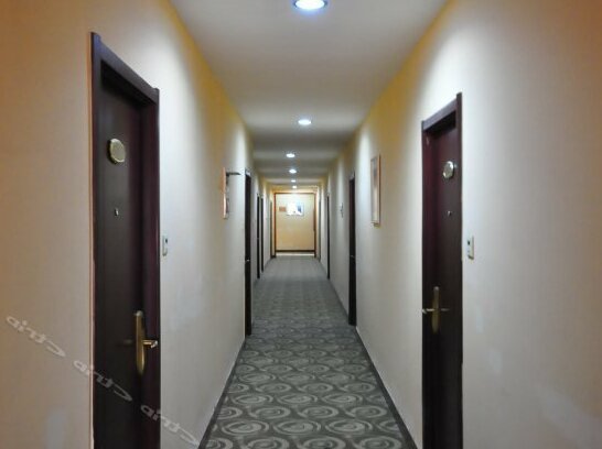 Runquan Business Hotel - Photo3