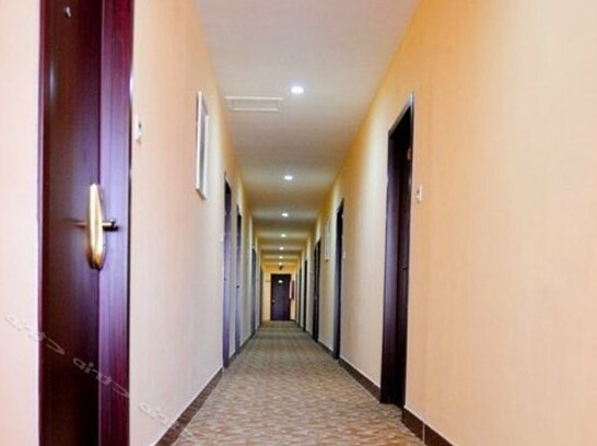 Runquan Business Hotel - Photo4