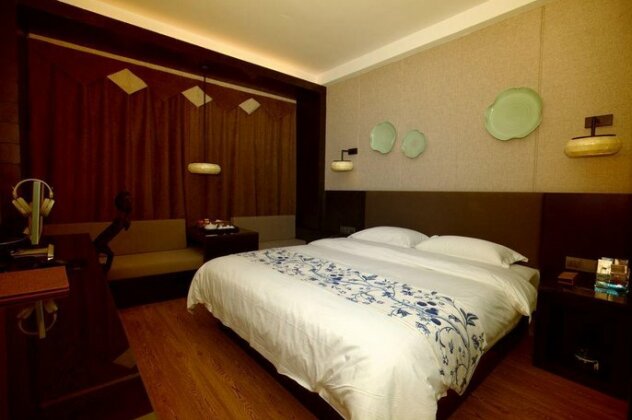 Crystal Pudi Hotel - Photo3