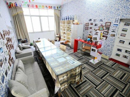 Zhangge Youth Hostel