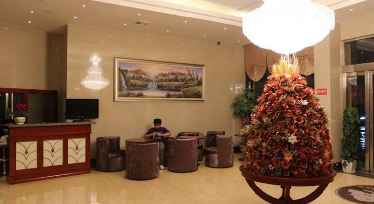 Greentree Inn Yiwu International Trade City Hotel - Photo2
