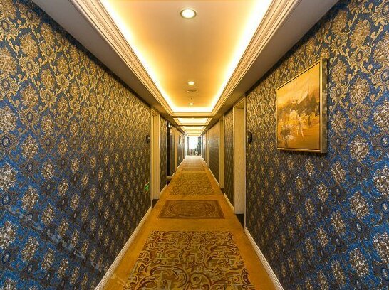 Zhongy Yi Theme Hotel - Photo4