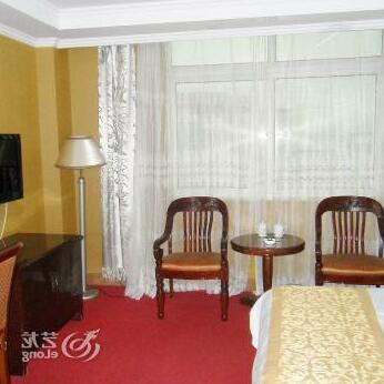 Fuping Business Hotel - Photo2