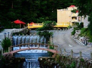 Wuning Jiuling Taoyuangu International Resort