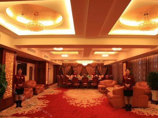 Guazhou macro Golden Resources Hotel - Photo4