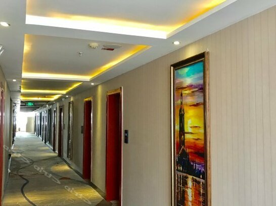 Rui Feng Hotel - Photo2