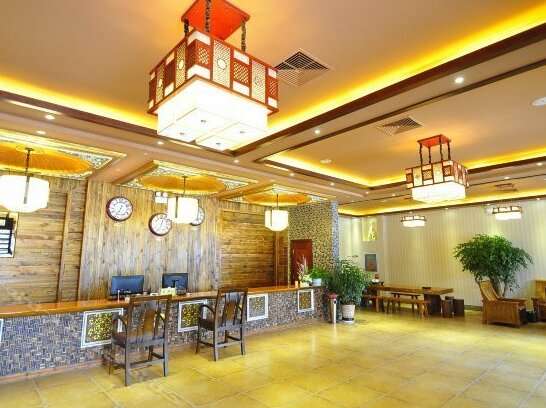 Blue Moon Valley Hot Spring Hotel - Photo4