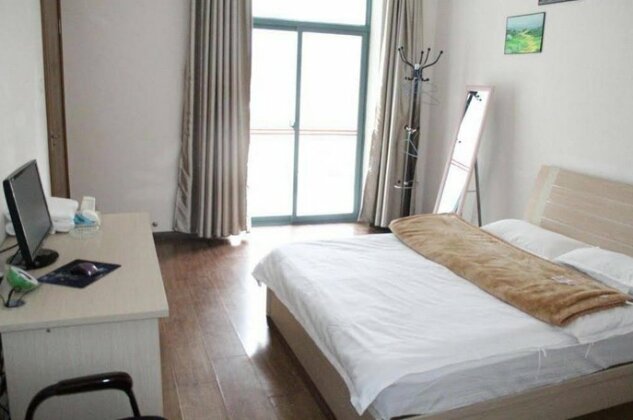 Maiwei Youth Apartment Hotel