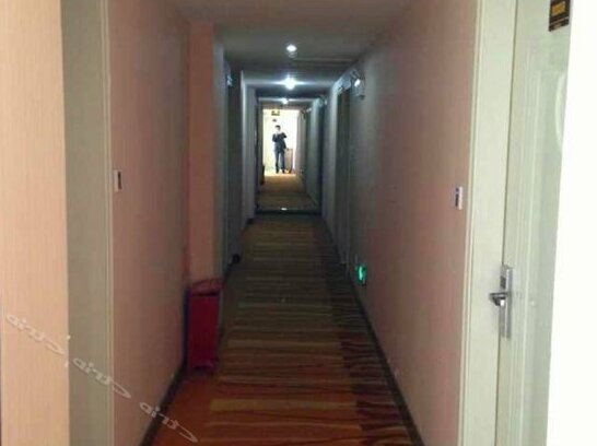 Mingchun Chain Hotel Kunming Licheng Express - Photo2