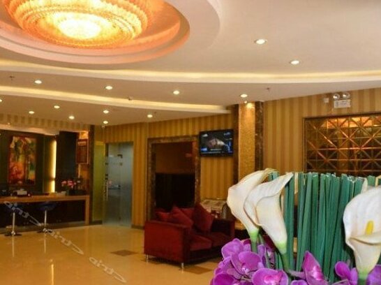 V8 Holiday Hotel - Photo3