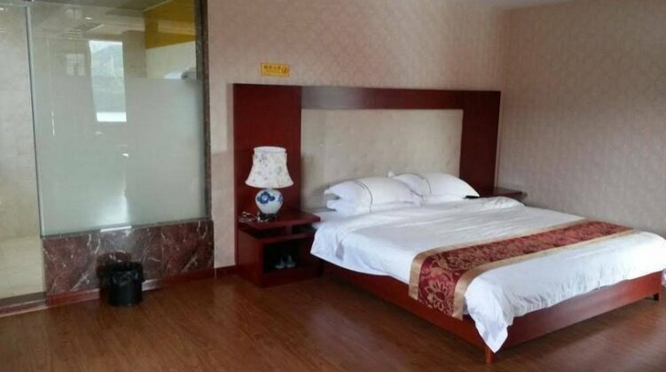 Jinxiu Xiangcao Lake Holiday Hotel