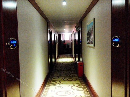 Rose Art Theme Hotel - Photo3