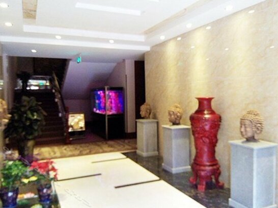 Rose Art Theme Hotel - Photo4