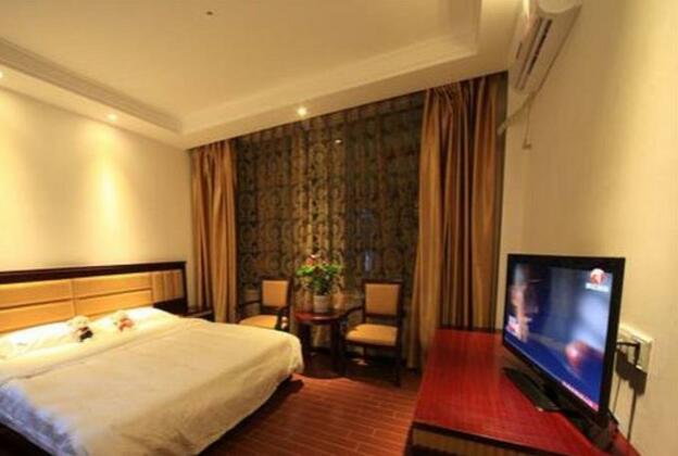 Emeishan F Hotel Zhenpin Store - Photo5