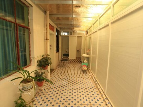 Due West Int'l Youth Hostel - Photo4