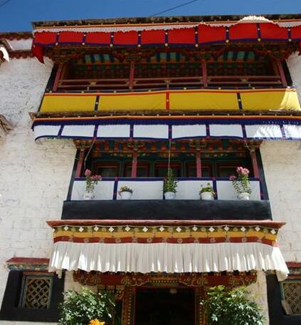 Yabshi Phunkhang Heritage Hotel - Photo2