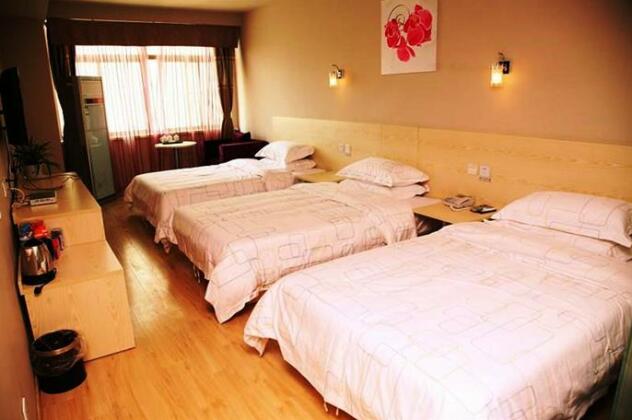 Super 8 Lianyungang Railway Station Square - Photo2