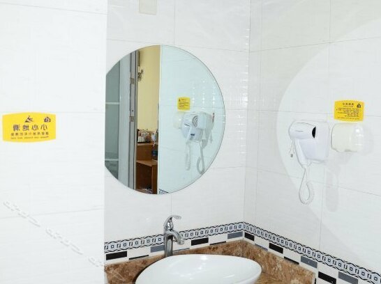 E Homeinn Express Hotel - Photo2